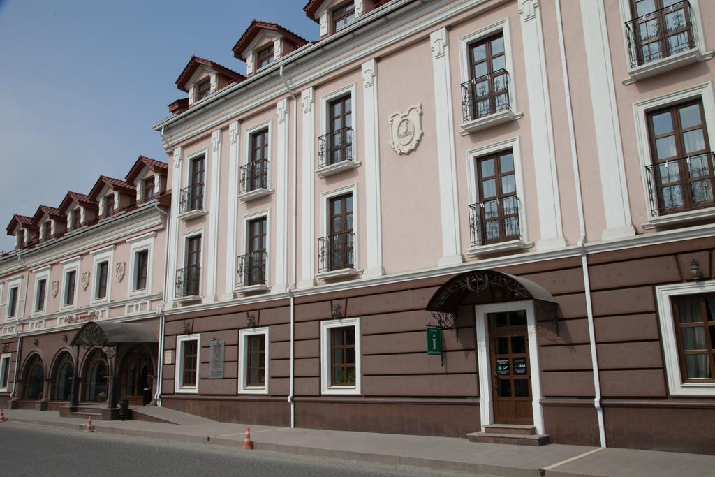 Optima Collection Kamianets-Podilskyi Hotel Exterior photo
