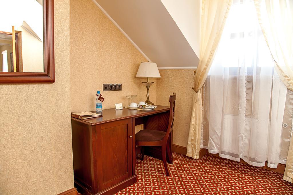 Optima Collection Kamianets-Podilskyi Hotel Exterior photo