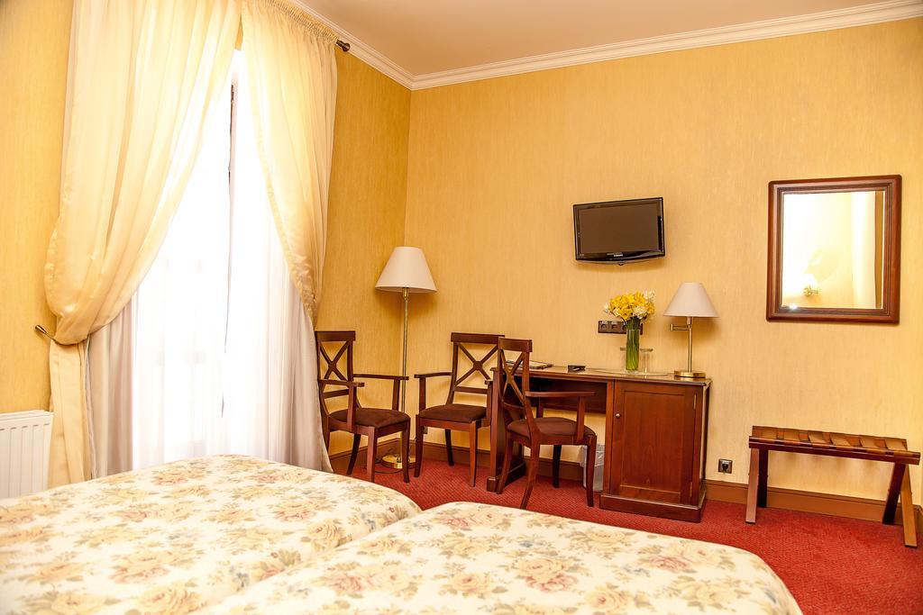 Optima Collection Kamianets-Podilskyi Hotel Exterior photo