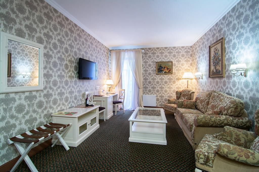 Optima Collection Kamianets-Podilskyi Hotel Exterior photo